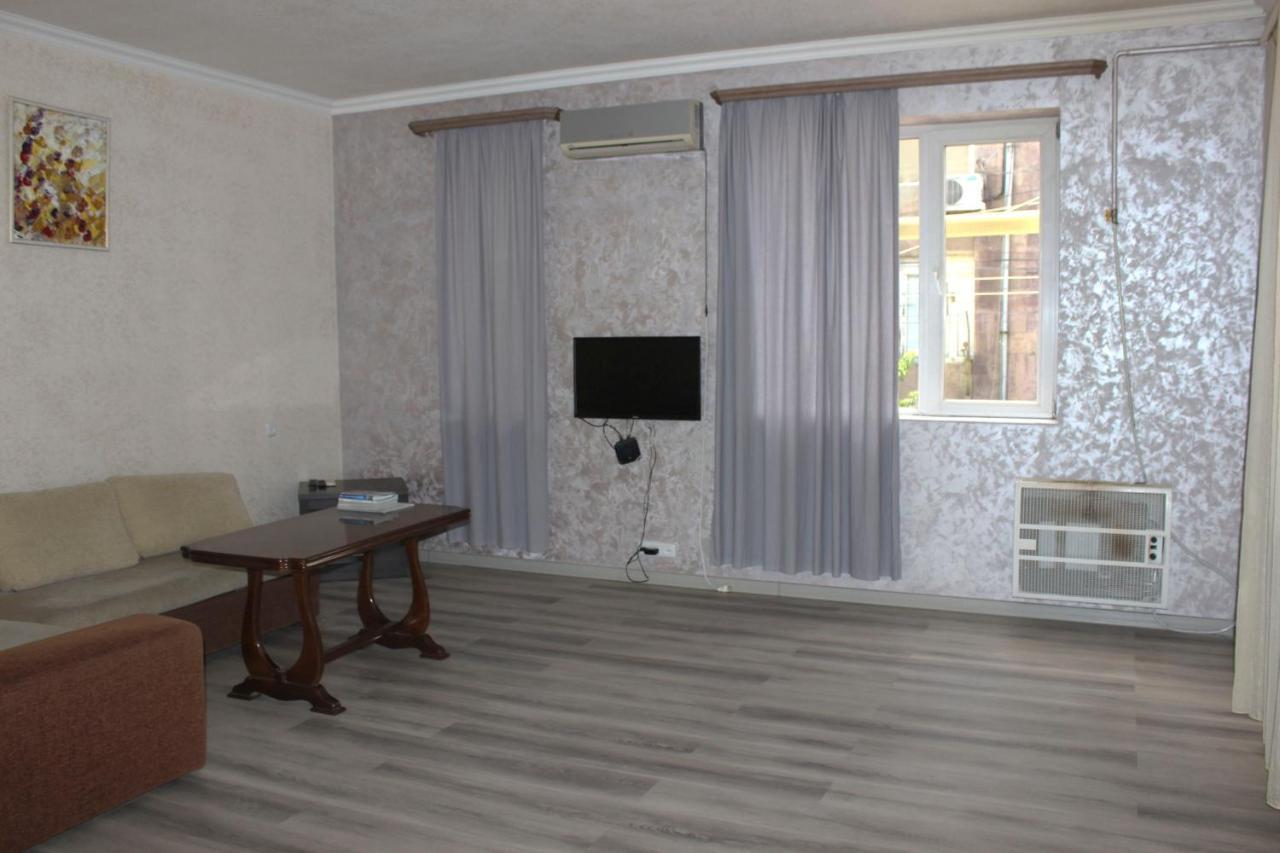 On Aygestan 11 Apartment Yerevan
