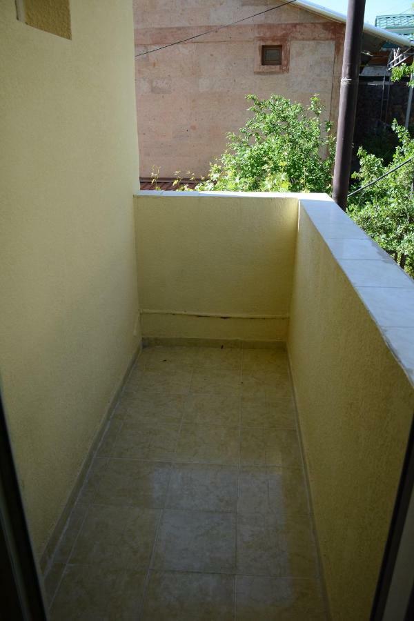 On Aygestan 11 Apartment *