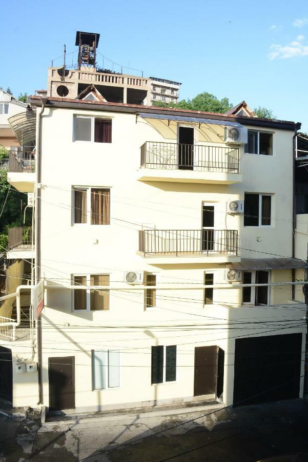 On Aygestan 11 Apartment Yerevan